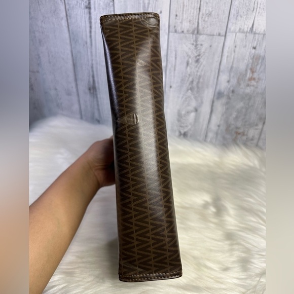 VALENTINO mario patent leather clutch bag - Picture 7 of 17